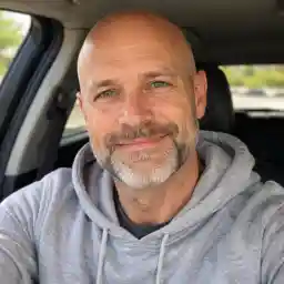 Daniel Wright, an Australian player from Perth, sharing his personal experience with OzWin Casino and online casino gaming as entertainment.